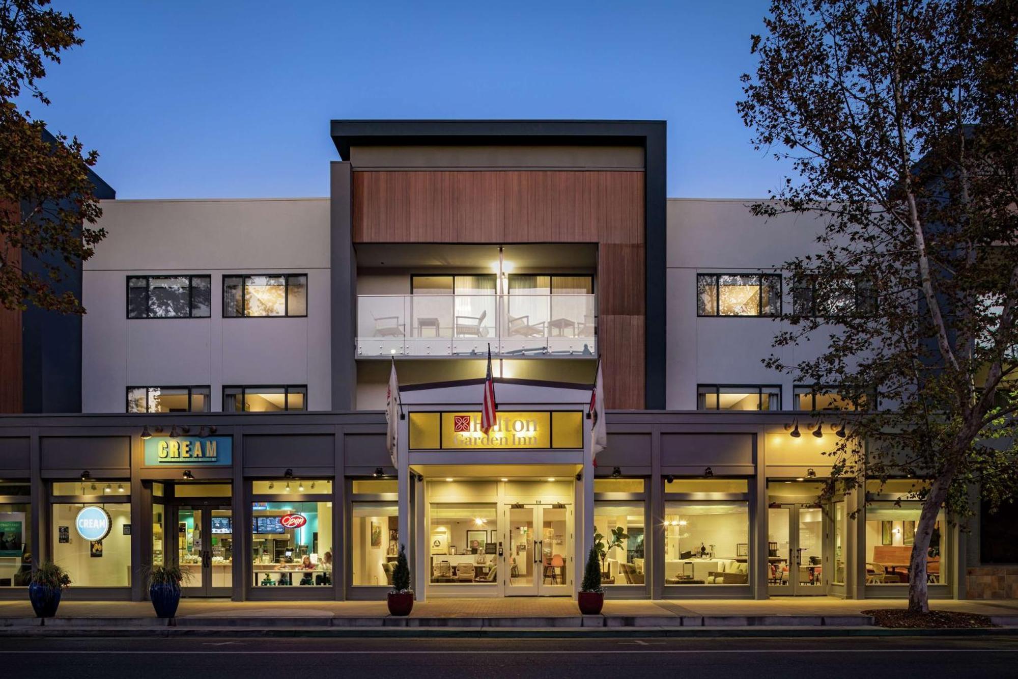 Hilton Garden Inn Davis Downtown Exterior foto